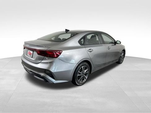 Used 2023 Kia Forte LXS FWD image 7