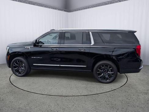 Used 2026 GMC Yukon XL Denali w/ Denali Reserve Package AWD/4WD image 6