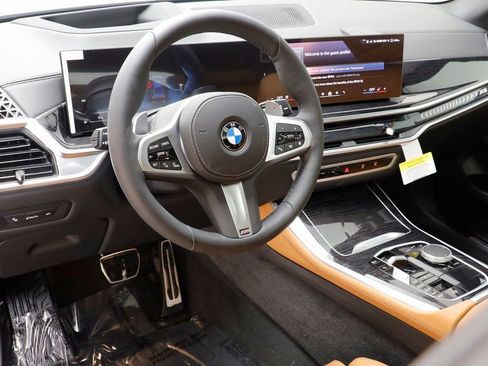 New 2026 BMW X5 xDrive40i w/ M Sport Package AWD/4WD image 7