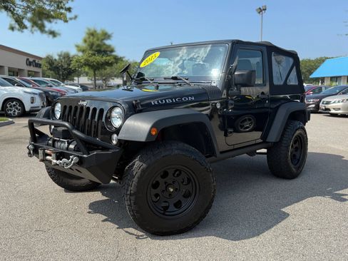 Used 2015 Jeep Wrangler Rubicon w/ Power Convenience Group AWD/4WD image 2