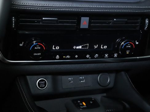 Certified 2023 Nissan Rogue SL AWD/4WD image 27