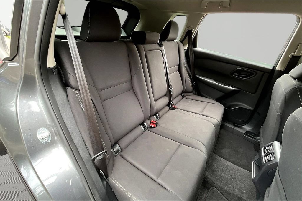Used 2024 Nissan Rogue S FWD image 24
