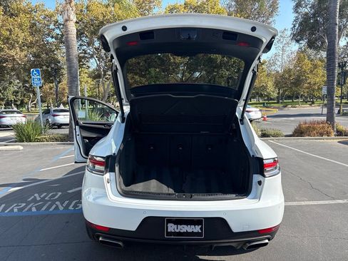 Used 2020 Porsche Macan AWD/4WD image 10