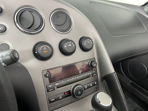 Used 2008 Pontiac Solstice Convertible w/ Preferred Package RWD image 33