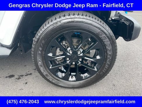Used 2023 Jeep Wrangler Unlimited Sahara w/ Cold Weather Group AWD/4WD image 9