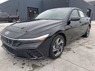 Used 2025 Hyundai Elantra Sport video 1