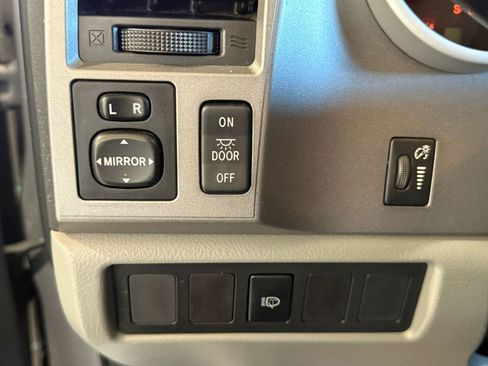 Used 2012 Toyota Sequoia SR5 w/ Premium Pkg RWD image 24