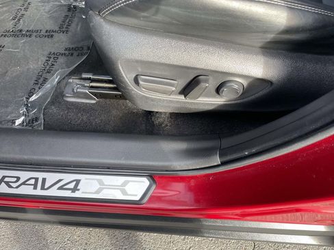 Used 2023 Toyota RAV4 XLE Premium image 30