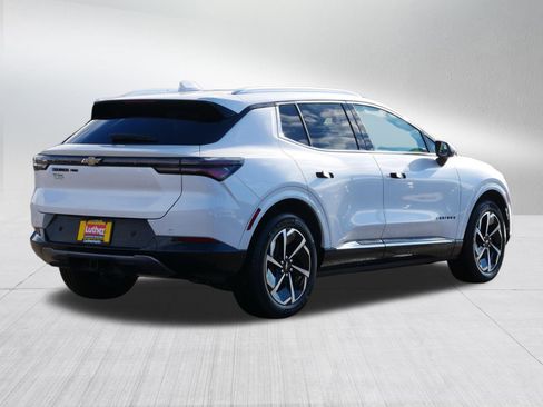 Used 2024 Chevrolet Equinox EV LT w/ LPO, Trailering Package image 7