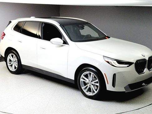 Used 2025 BMW X3 xDrive30i w/ Premium Package image 13