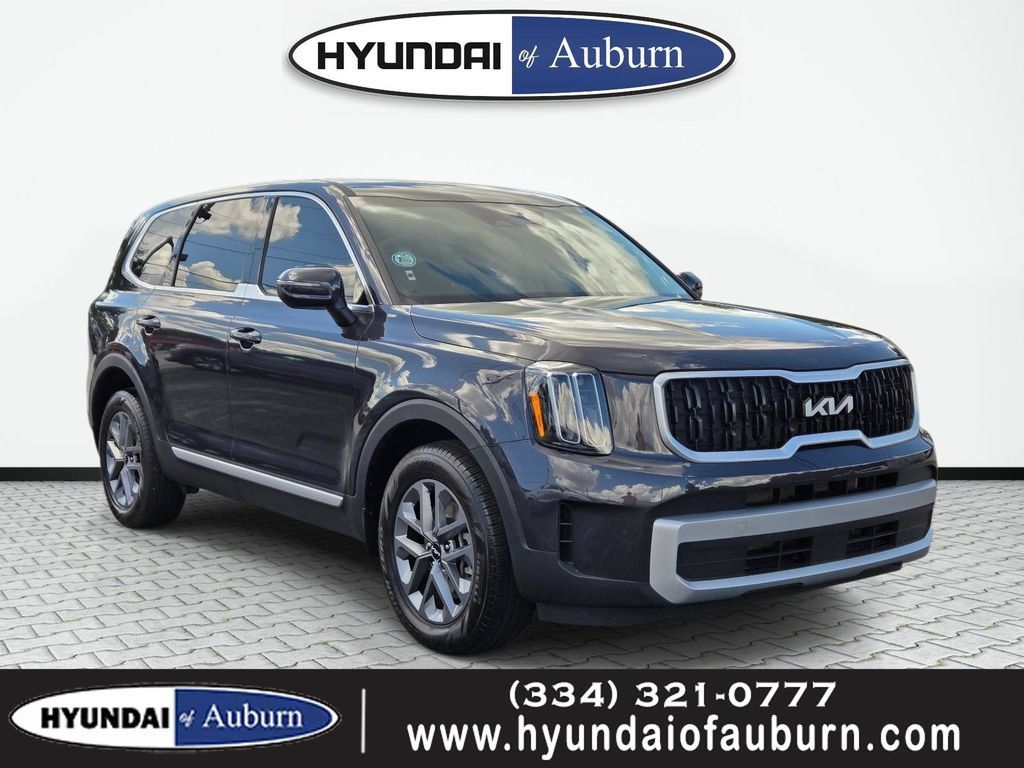 Used 2025 Kia Telluride LX FWD image 1