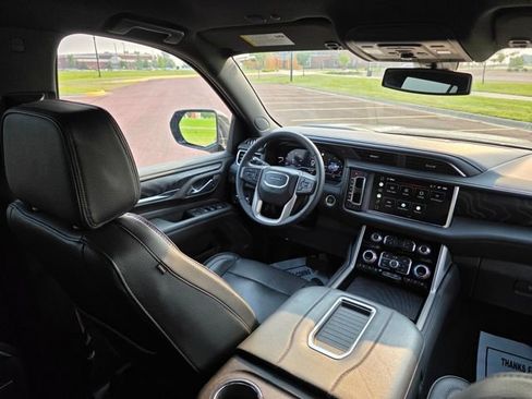 Used 2022 GMC Yukon XL Denali image 23