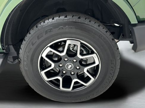 Used 2025 Ford Bronco Outer Banks AWD/4WD image 8