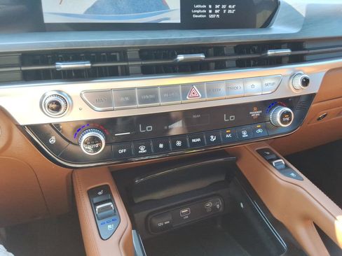 Used 2023 Kia Telluride EX X-Line AWD/4WD image 33