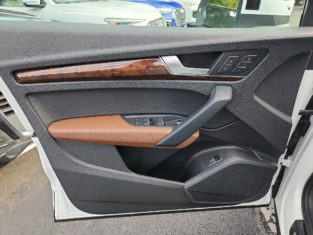 Used 2019 Audi Q5 2.0T Premium Plus w/ Convenience Package AWD/4WD image 18