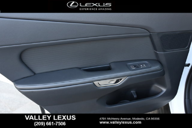 New 2026 Lexus ES 350e w/ Convenience Package FWD image 18