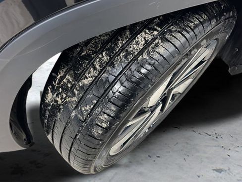 Used 2025 Volkswagen Atlas SE image 24