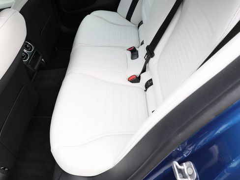 Used 2023 Mercedes-Benz C 300 Sedan image 21