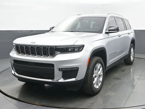 Used 2023 Jeep Grand Cherokee L Limited w/ Trailer Tow Group (B) image 3