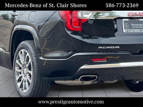 Used 2023 GMC Acadia Denali w/ Denali Ultimate Package AWD/4WD image 4