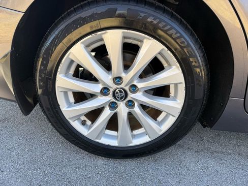 Used 2019 Toyota Camry LE image 13