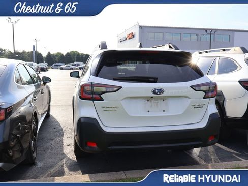 Used 2024 Subaru Outback Premium AWD/4WD image 17