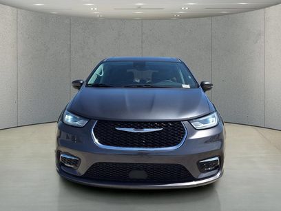 Used 2023 Chrysler Pacifica Touring-L