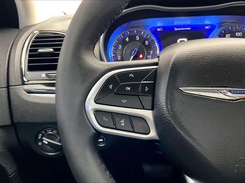 Used 2023 Chrysler 300 Touring w/ Sport Appearance Package RWD image 20
