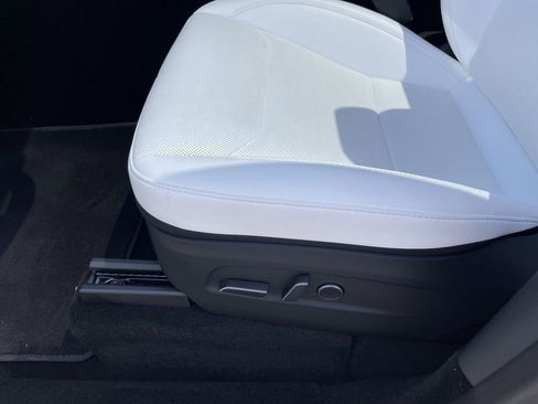 Used 2026 Tesla Model Y 2WD image 20
