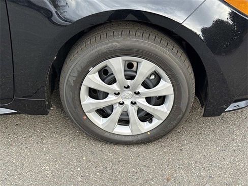 Used 2026 Toyota Corolla LE image 7