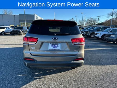 Used 2016 Kia Sorento L image 4