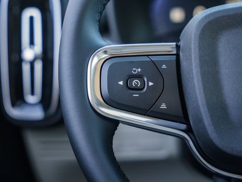 New 2026 Volvo XC40 B5 Ultra w/ Protection Package Premier image 31