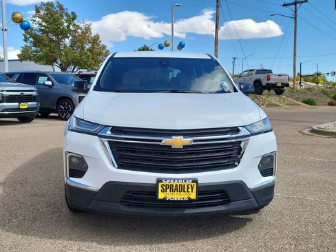 Used 2023 Chevrolet Traverse LS image 3