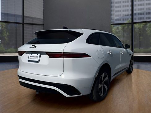 Used 2025 Jaguar F-PACE R-Dynamic S image 8