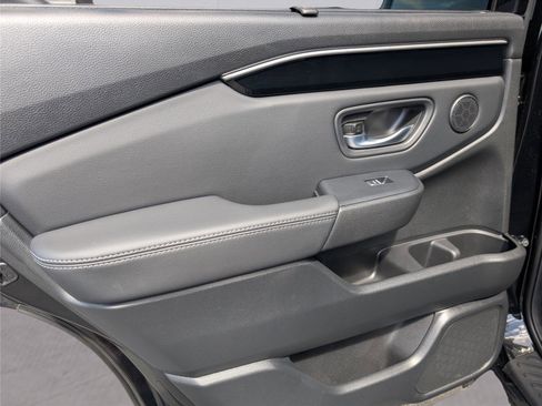 Used 2025 Honda Pilot EX-L image 34