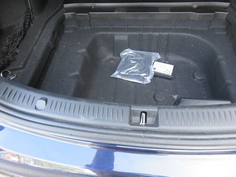 Used 2018 Mercedes-Benz E 300 4MATIC w/ Premium 1 Package image 25