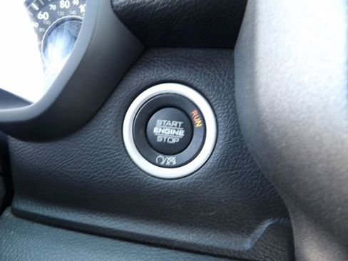 Used 2024 RAM 2500 Tradesman w/ Chrome Appearance Group image 17