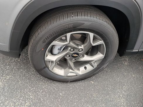 Used 2025 Chevrolet Trax LT image 12