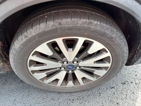 Used 2020 Ford Escape Titanium AWD/4WD image 7