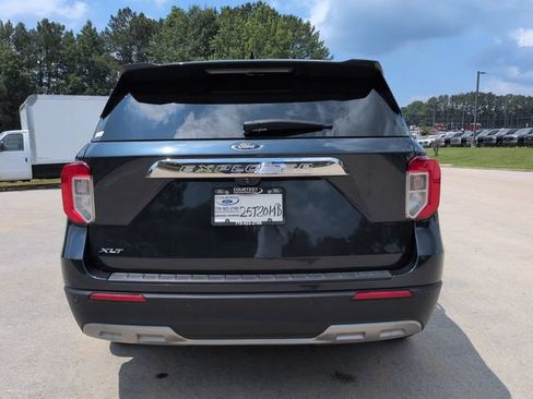 Certified 2023 Ford Explorer XLT w/ Equipment Group 202A RWD image 6