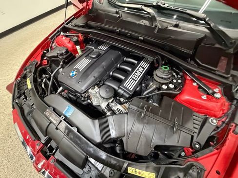 Used 2007 BMW 328i Convertible image 42