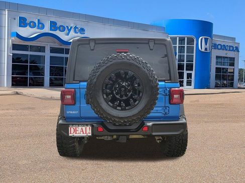 Used 2022 Jeep Wrangler Sport AWD/4WD image 6