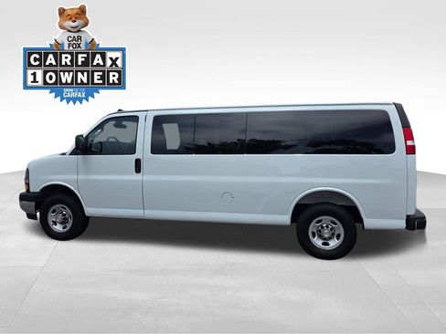 Used 2025 Chevrolet Express 3500 LT w/ LT Preferred Equipment Group RWD image 4