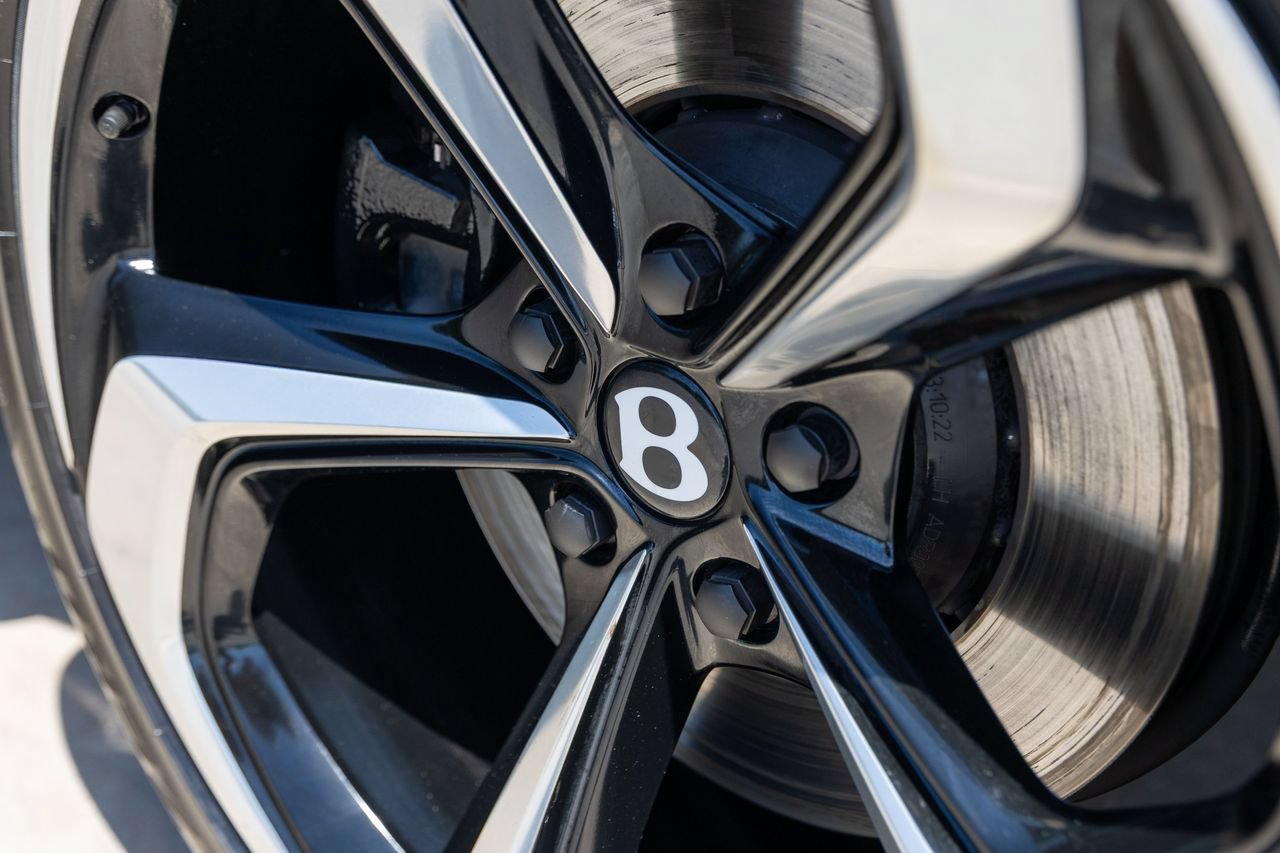 Certified 2023 Bentley Bentayga AWD/4WD image 22