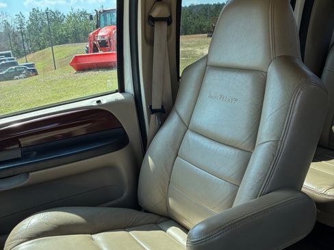 Used 2005 Ford F350 4x4 Crew Cab DRW Super Duty image 26