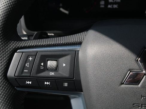 New 2025 Mitsubishi Outlander SEL image 16