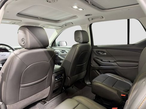 Used 2021 Chevrolet Traverse RS image 10