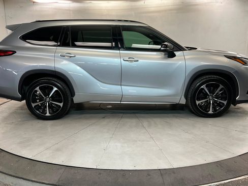 Used 2021 Toyota Highlander XSE AWD/4WD image 7