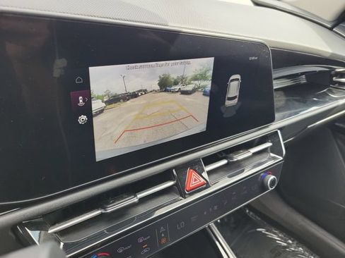 Used 2023 Kia Niro EX Touring FWD image 22