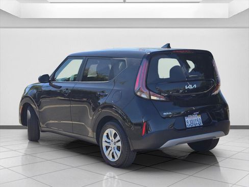 Used 2023 Kia Soul LX image 7